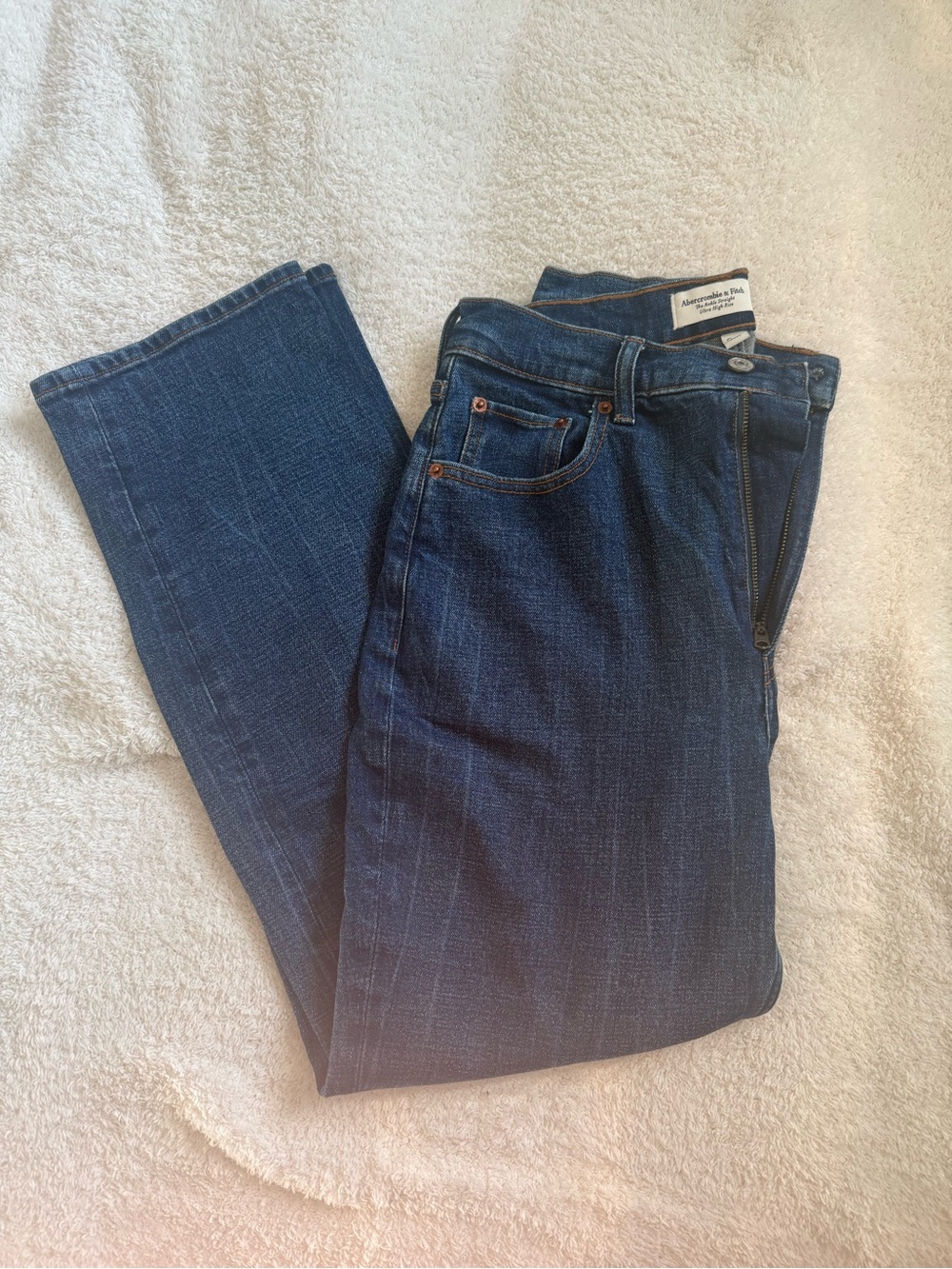Abercrombie curve love ankle straight ultra high rise